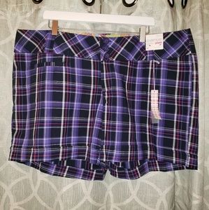 Avenue size 20 shorts